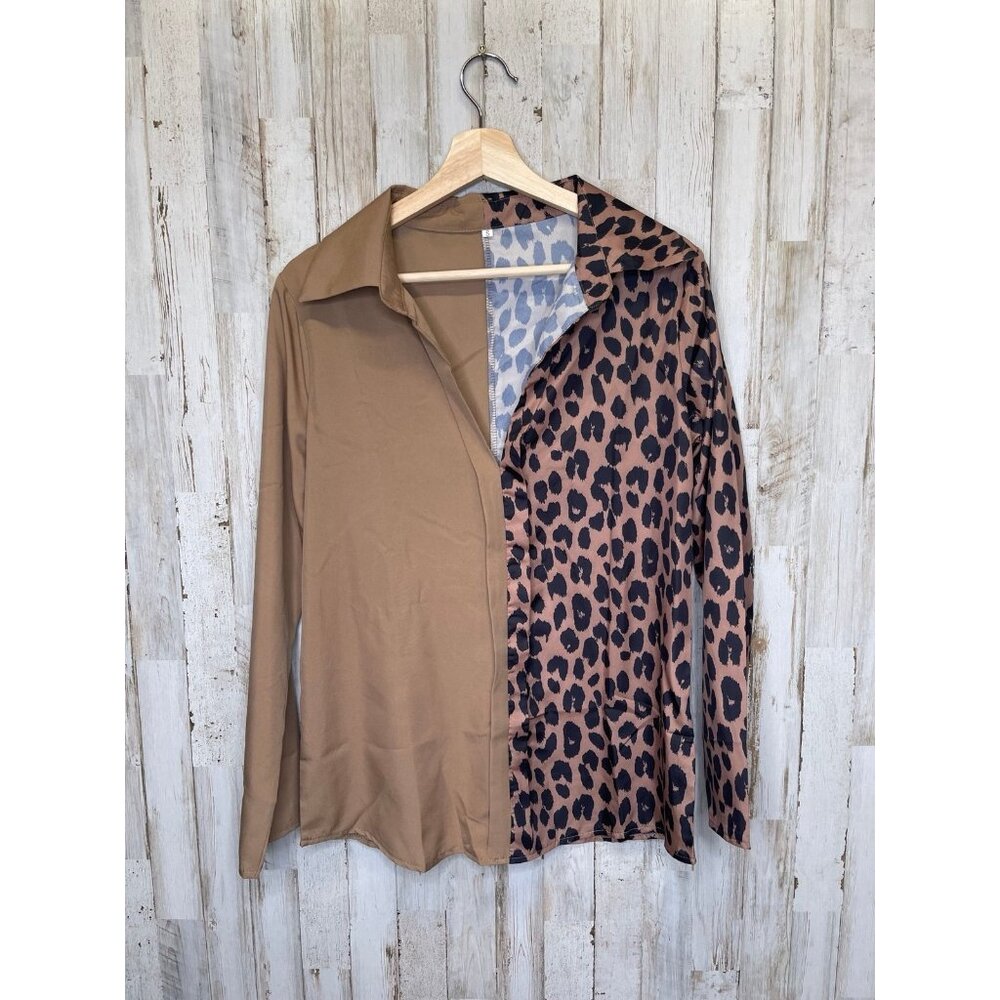 Small button up animal print top/blouse